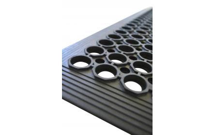 Constructed from nitrite & natural rubber, our premium anti fatigue mats feature drainage holes & bevelled safety edge, suitable for wet arease & designed for exposure to grease & oil. Available in black & red. Order your anti fatigue mats today!